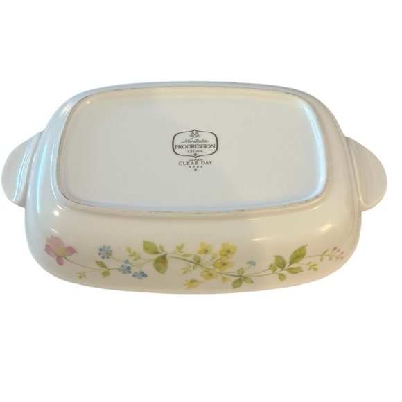 Noritake "Clear Day" Baker/Vegetable Dish - Elegant and Functional - Picture 7 of 7
